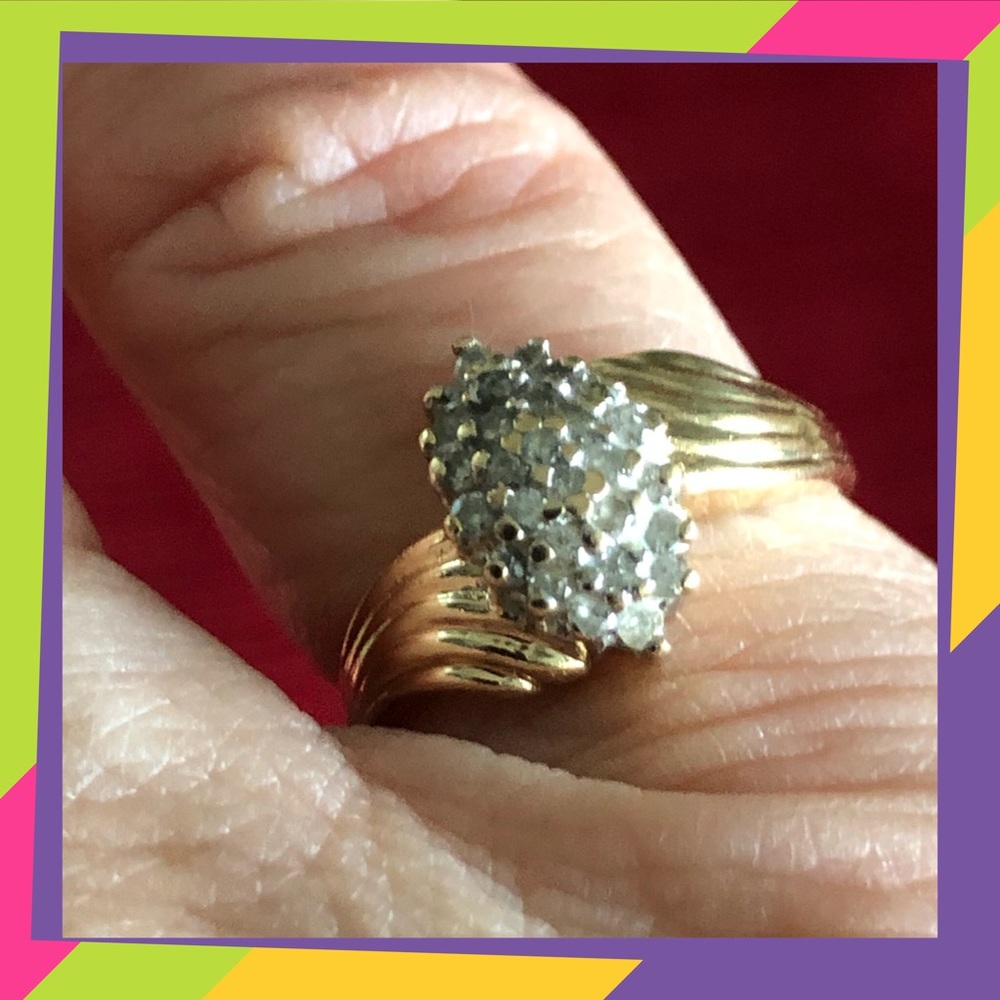 ⭐️10K solid yellow gold ring⭐️